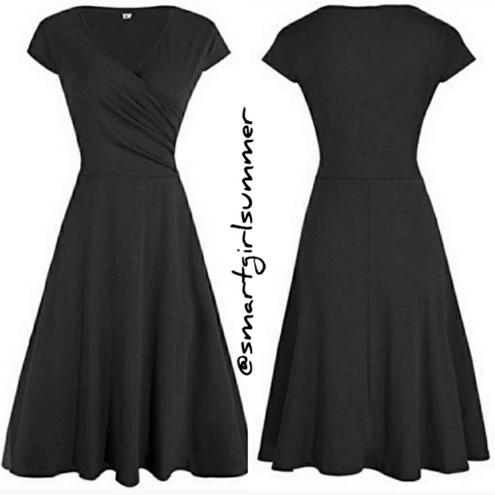 🆕⭐ Black easy wrap dress⭐